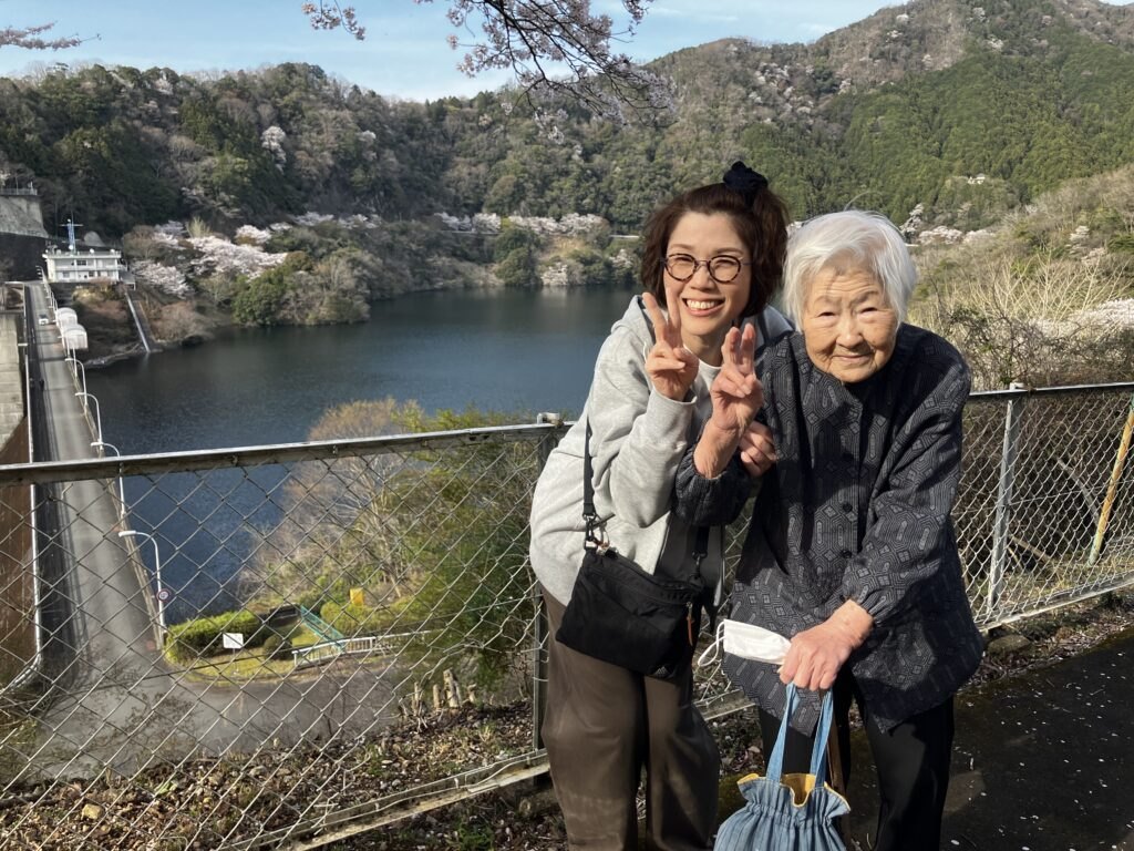 君ヶ野ダムでお花見。山と湖と桜、贅沢な景色