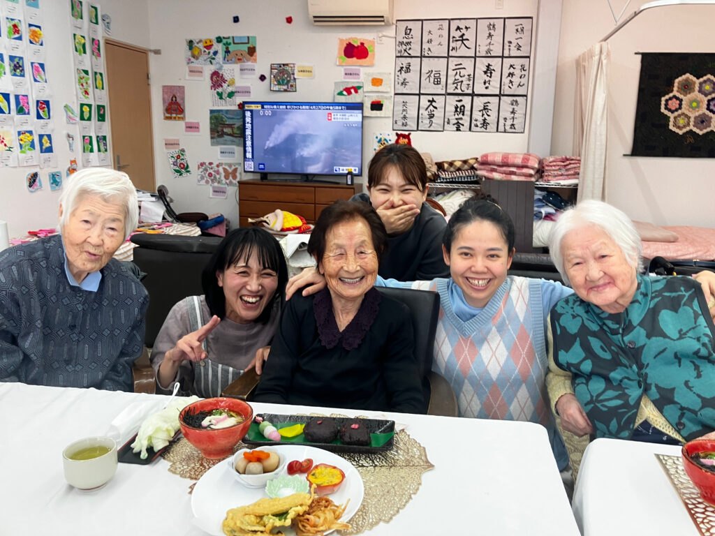 ハイ、チーズ✨お祝いの食卓