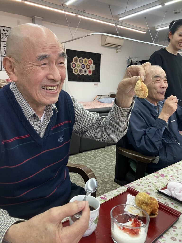 これは便利？取っ手付きドーナツ笑