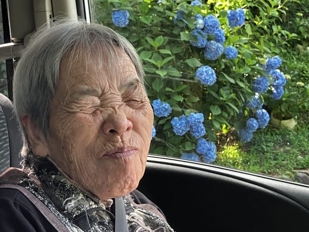 満開のあじさいを横に、ええ笑顔いただきました☺️大満足の一日でした