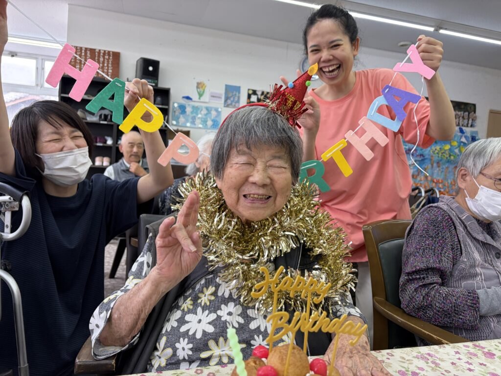お誕生日おめでとうございます🎂 笑顔あふれる素敵な一年になりますように